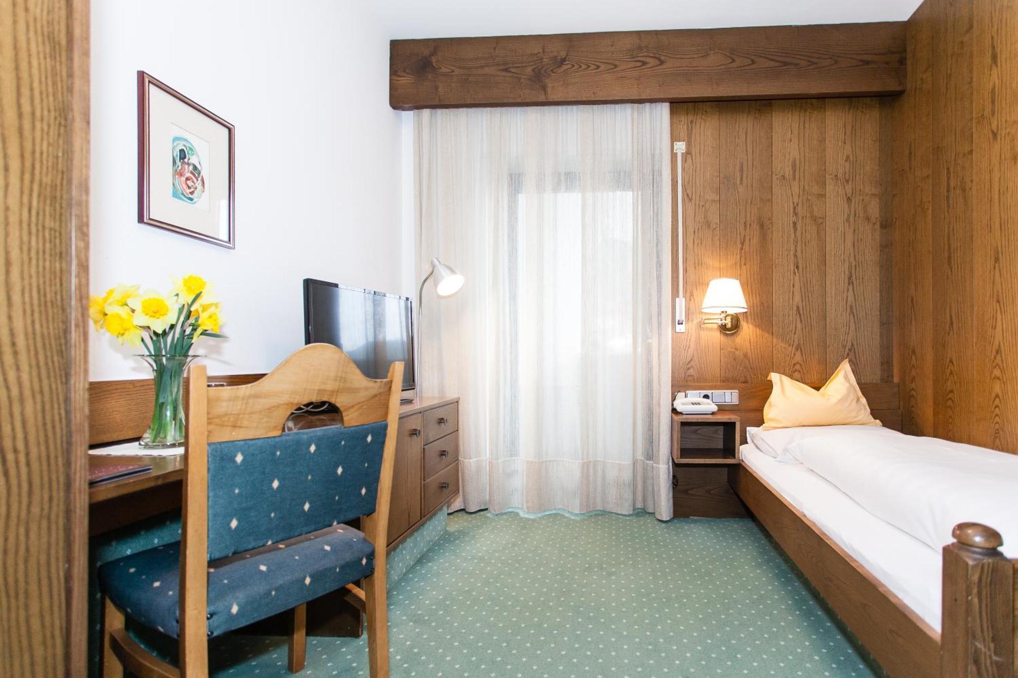 Hotel Am Wolfgrubenersee โซปราบอลซาโน ภายนอก รูปภาพ