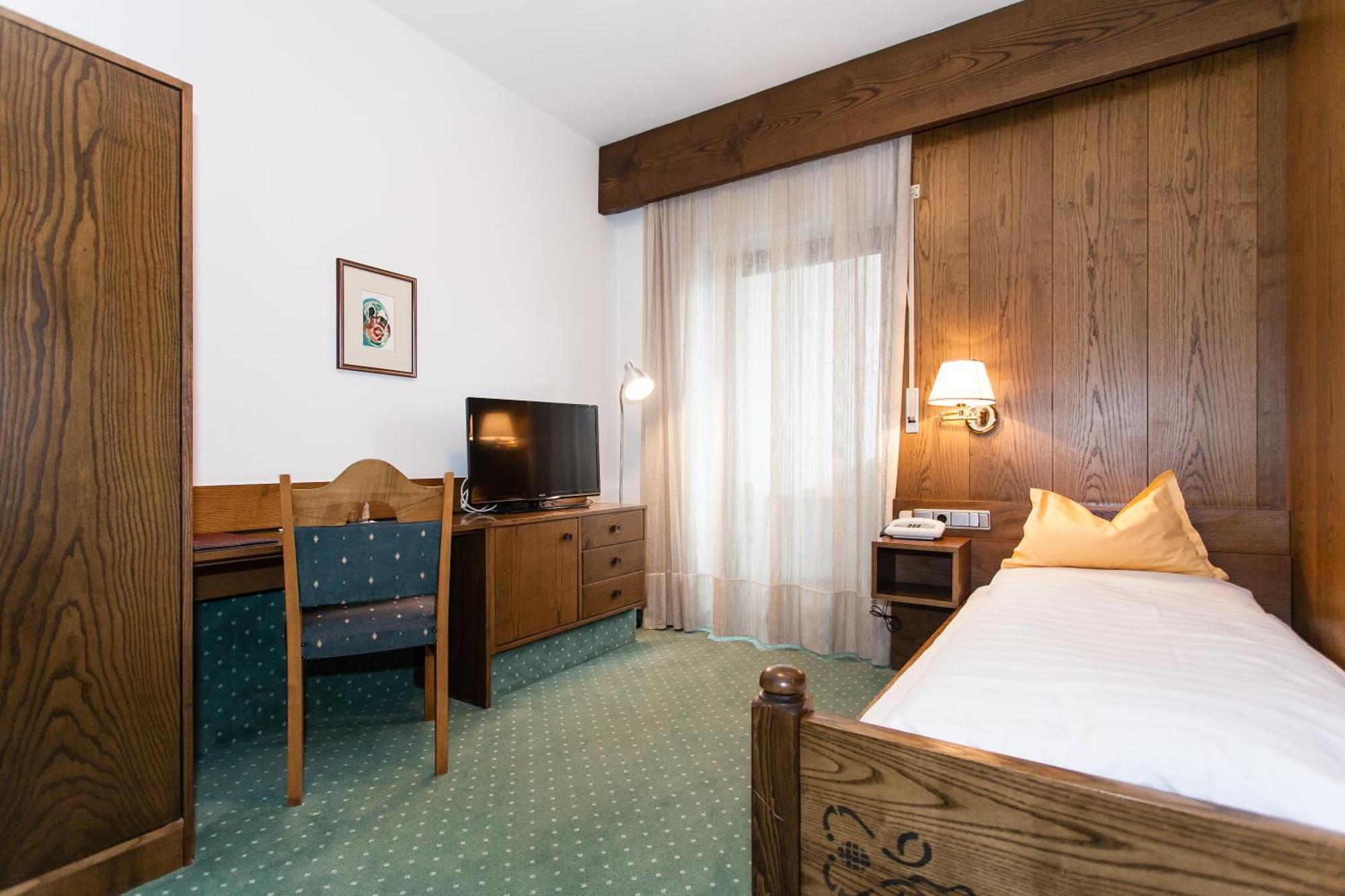 Hotel Am Wolfgrubenersee โซปราบอลซาโน ภายนอก รูปภาพ