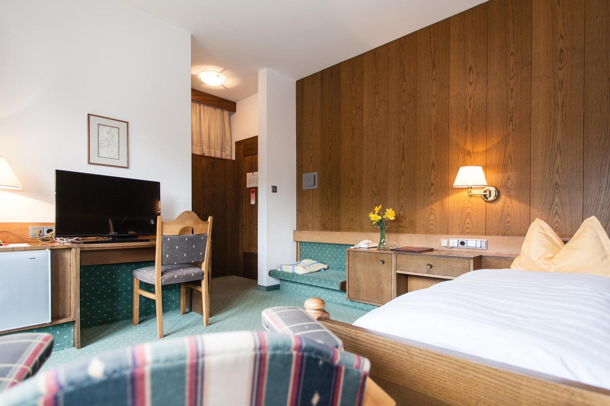Hotel Am Wolfgrubenersee โซปราบอลซาโน ห้อง รูปภาพ