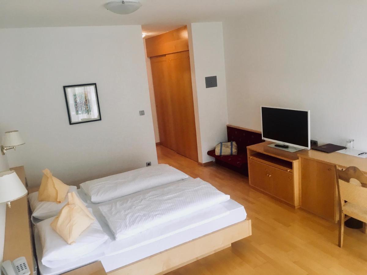 Hotel Am Wolfgrubenersee โซปราบอลซาโน ภายนอก รูปภาพ